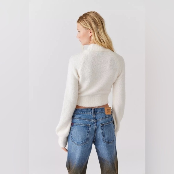 NWOT Urban Outfitters Avril Cropped Mock Neck Sweater - Picture 3 of 10